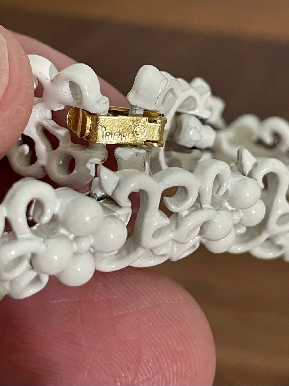 Trifari White Enamel Filigree Link Bracelet Gold Tone Scrollwork Vintage Signed